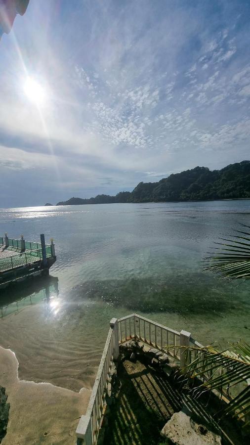 Paradise Island Beach Hotel Isla Grande Exterior photo