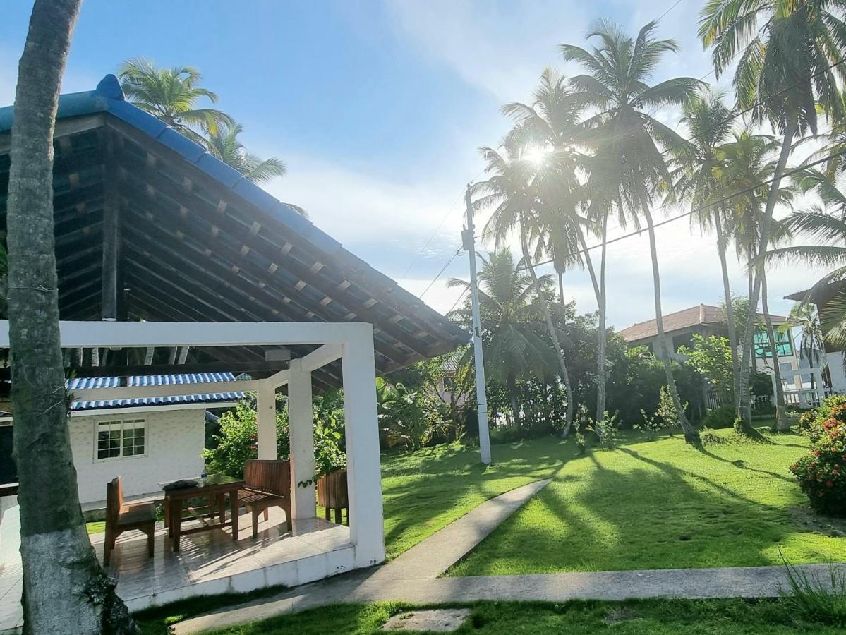 Paradise Island Beach Hotel Isla Grande Exterior photo