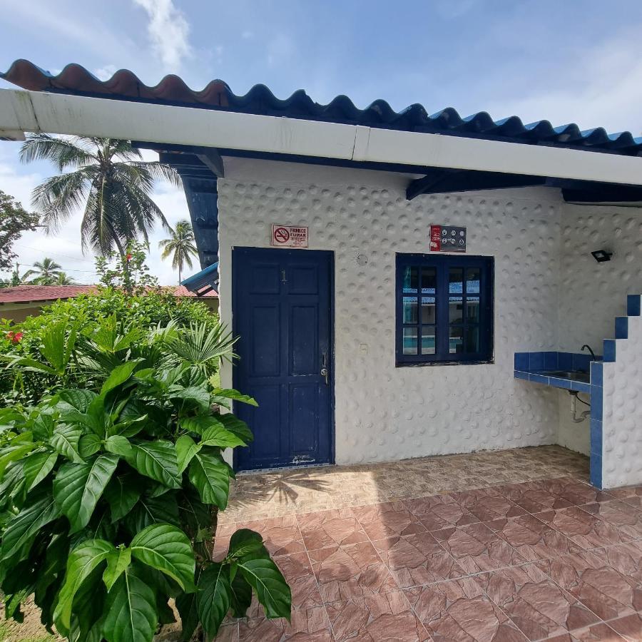 Paradise Island Beach Hotel Isla Grande Exterior photo