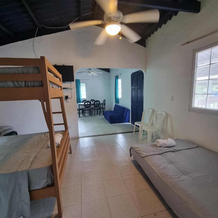 Paradise Island Beach Hotel Isla Grande Exterior photo